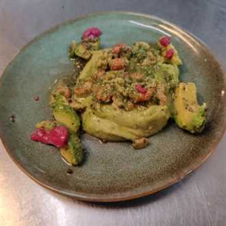Avocadomoussé mit Flusskrebsen